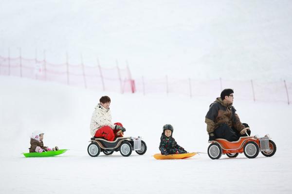D.Throne D Luxus Kinder Elektroauto handgefertigt in weiß - exklusives Geschenk